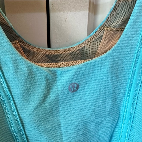 Lululemon Blue Tank Size 4 - Picture 3 of 4